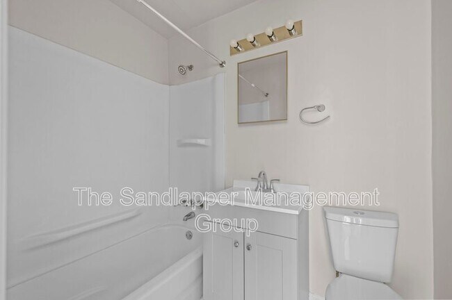 Building Photo - 2214 Van Buren Ave