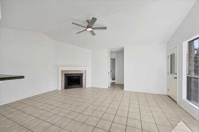 Building Photo - 421 Fantail Loop