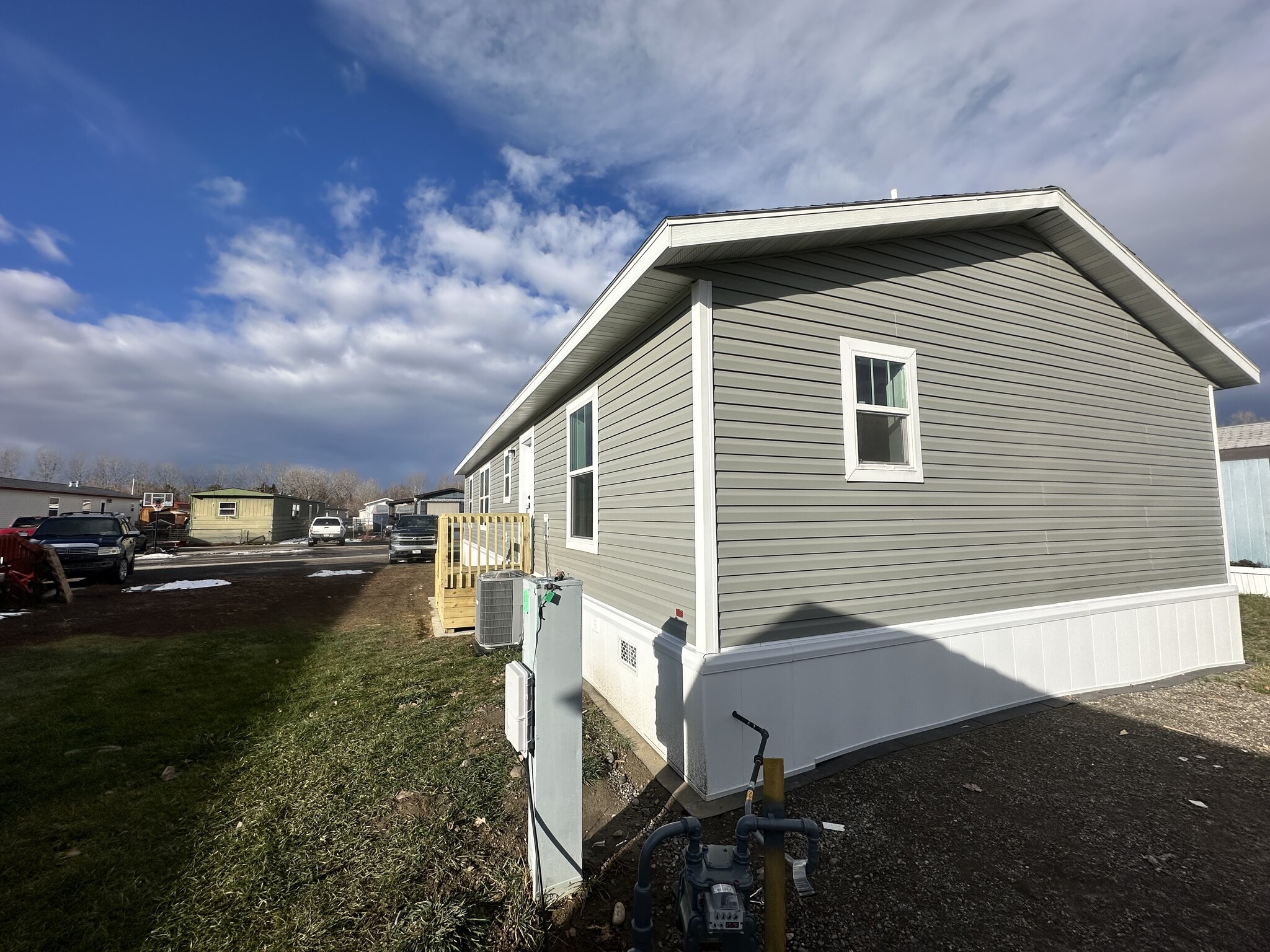 Building Photo - 29 Cavalier St N