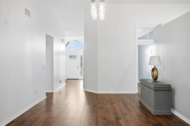 Building Photo - "Charming 3-Bedroom Home with 2 Full Baths and 2032 Sq Ft of Comfort in Palm Coast!"