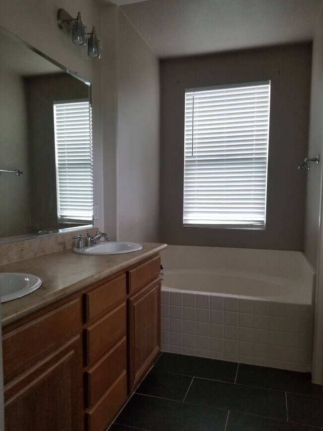 Building Photo - 12267 Chantrelle Dr