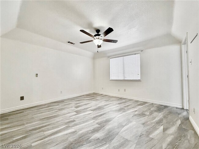 Building Photo - 6251 Desert Sun Dr