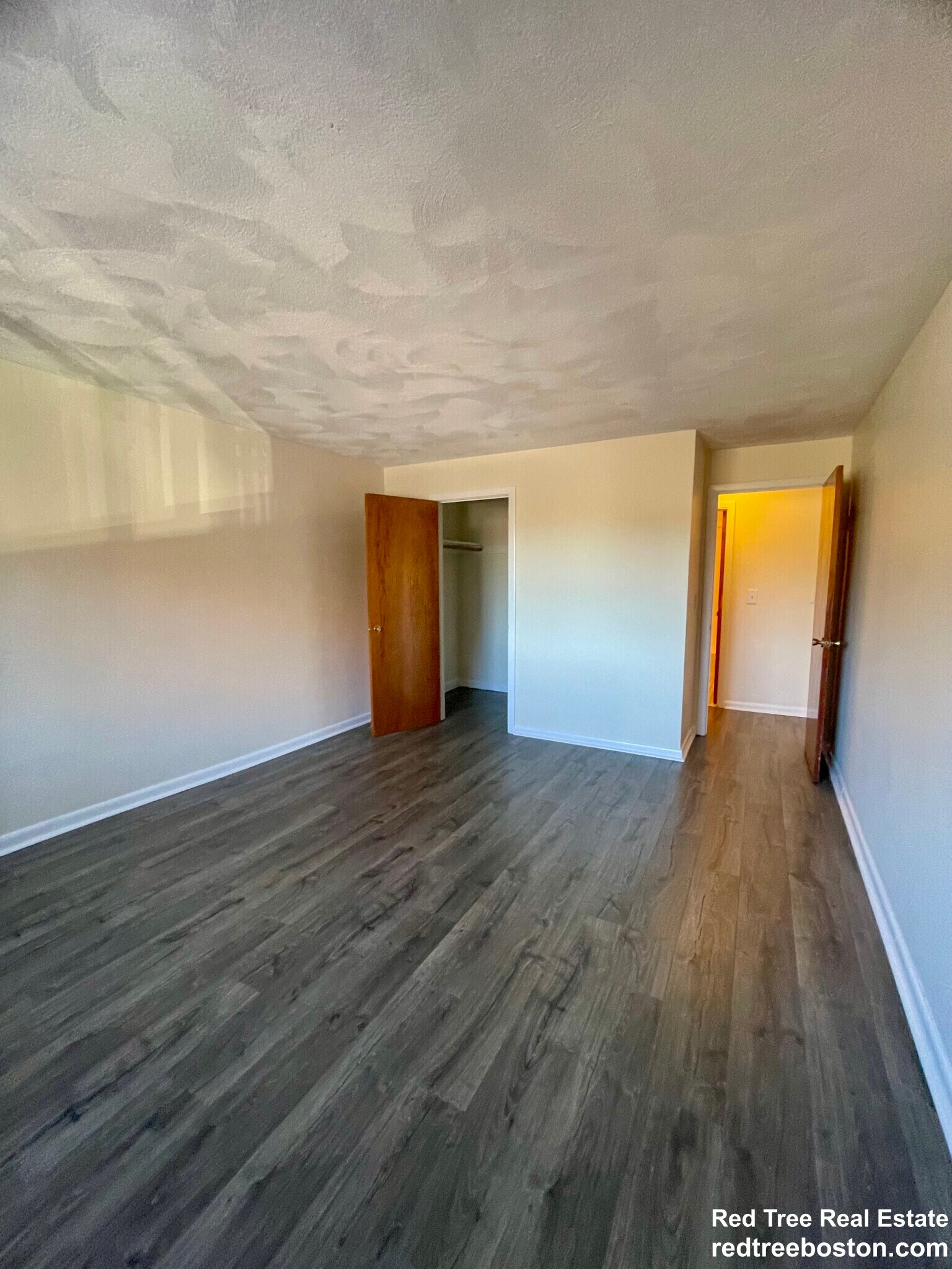 Building Photo - 24 Whites Ave