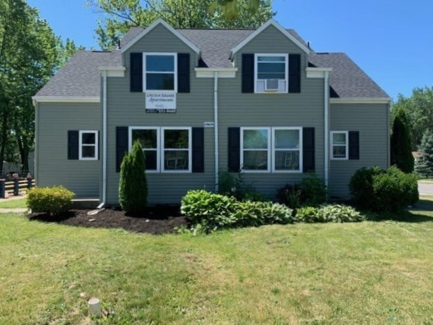 Building Photo - Lincoln Park Duplexes