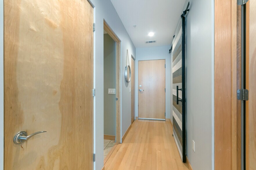 Building Photo - 309 W Washington Ave