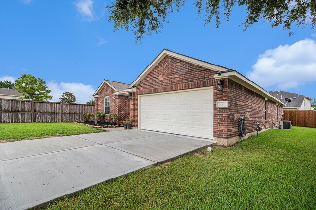 Building Photo - 18103 Red Ash Ct