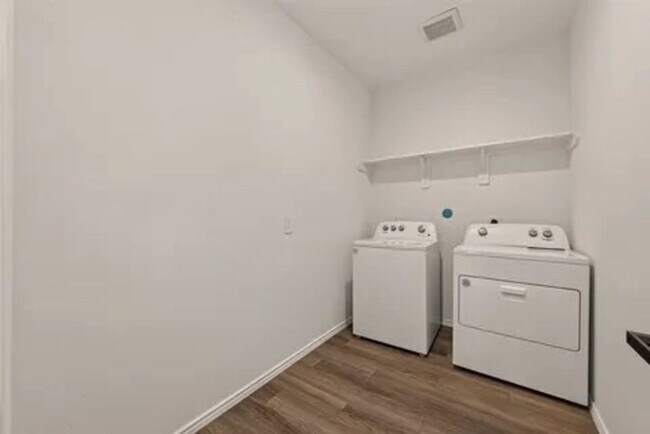 Building Photo - 12338 lariat Run Dr
