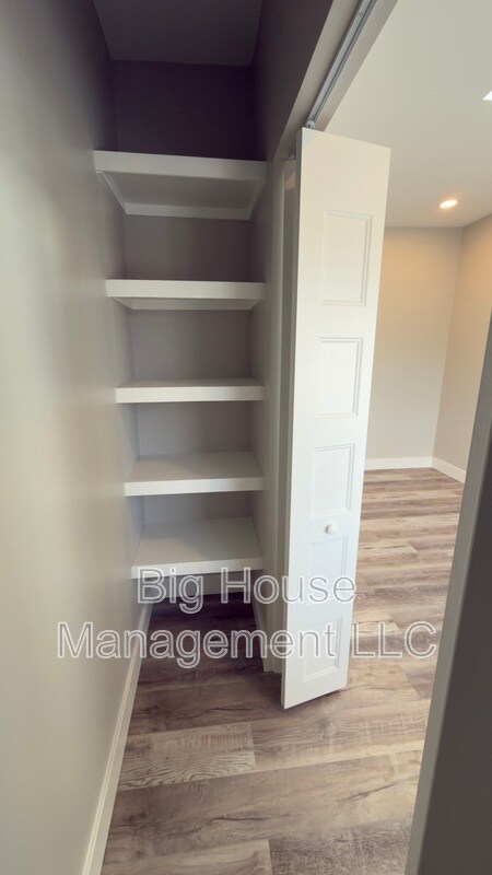 Building Photo - 247 Farragut St NW