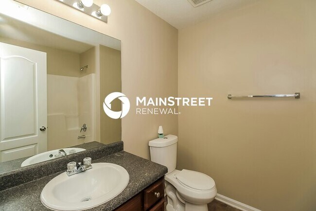 Building Photo - 2 Bedroom Pet-Friendly Home in Atlanta, GA with Main Street Renewal