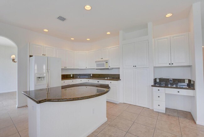 Building Photo - 7553 Greenville Cir