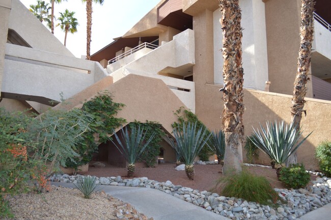 Building Photo - Biarritz Community, Central Palm Springs, ...