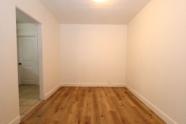 Building Photo - JV3701 RUBS