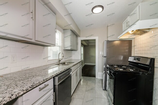 Building Photo - 4108 College Ave