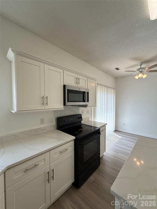 Building Photo - 10218 Ridgewell Ct