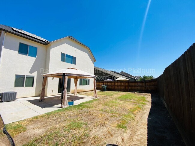 Building Photo - 6162 E Farrin Ave