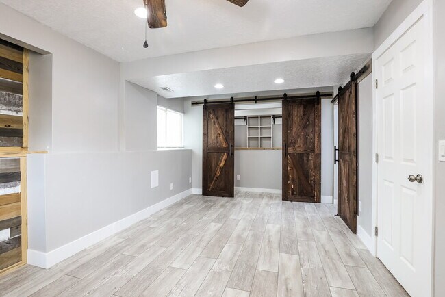 Building Photo - 6754 Clernates Dr