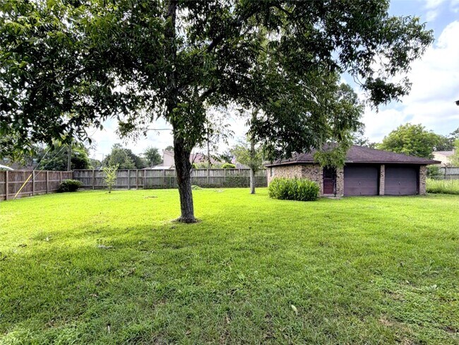 Building Photo - 2603 Brom-Bones Dr