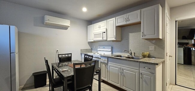 Building Photo - 68780 Arrowhead Rd