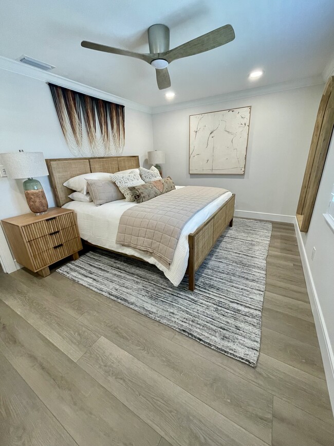 Building Photo - 3111 Pass a Grille Way