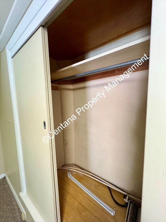 Building Photo - $500 off first months rent on 3 bed 2 bath...