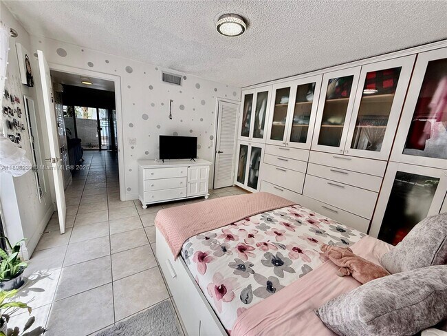 Building Photo - 8331 SW 157th Ave