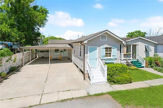 Building Photo - 532 Esteban St