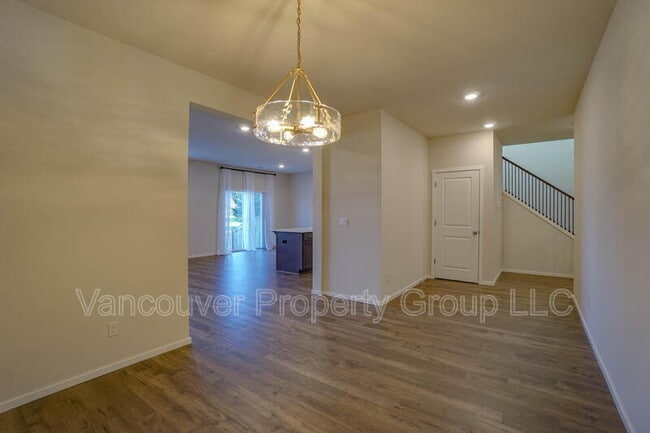 Building Photo - 4945 NE 24th Ave