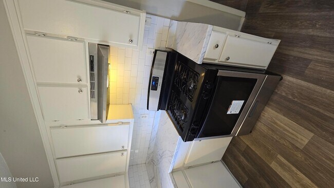 Building Photo - 512 Woodward Ave