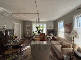 Building Photo - 10 Gilman St