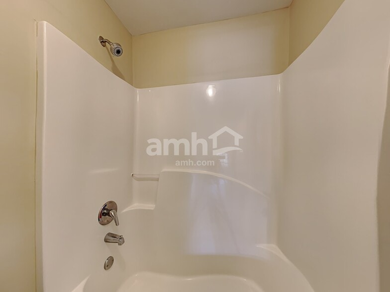 Building Photo - 4996 Amethyst Dr