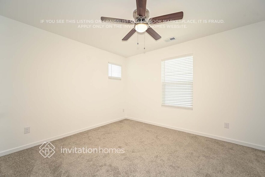 Building Photo - 271 W Millbrook Dr