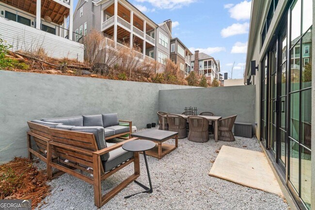 Building Photo - 10879 Serenbe Ln