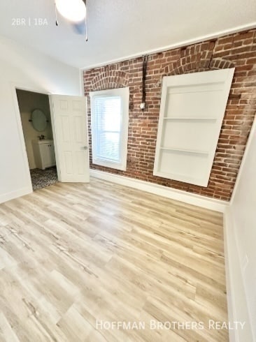 Building Photo - 752 S Mariposa Ave