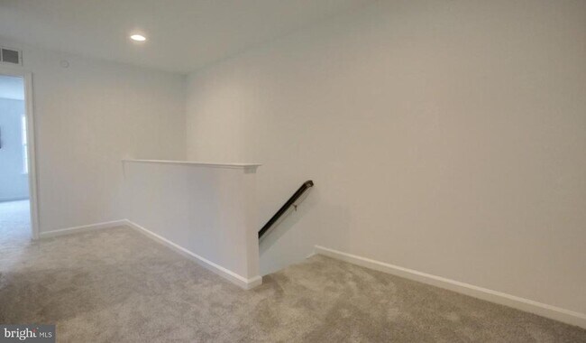 Building Photo - 1706 Shady Ln
