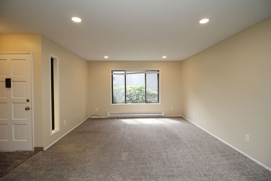 Building Photo - 2747-2757 SW Troy St