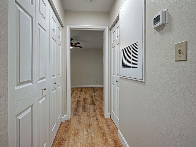 Building Photo - 4008 Crockers Lake Blvd