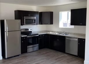 Building Photo - 410-410 W 5th St