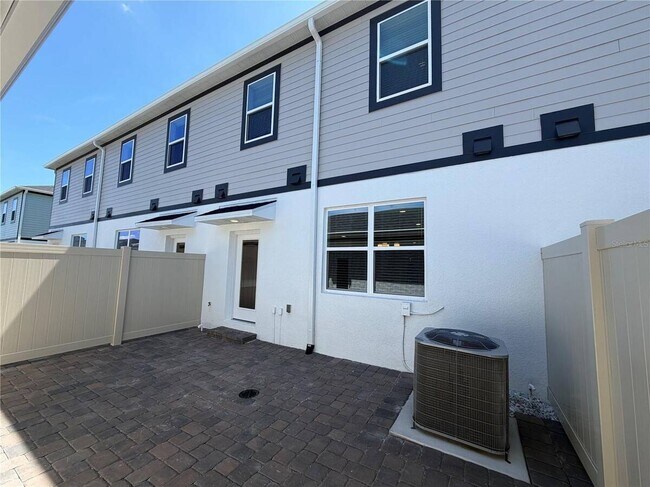 Building Photo - 474 Lady Palm St