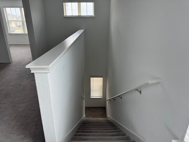 Building Photo - 108 Banyon Dr