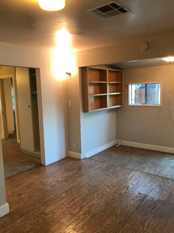 Building Photo - 000 Upland