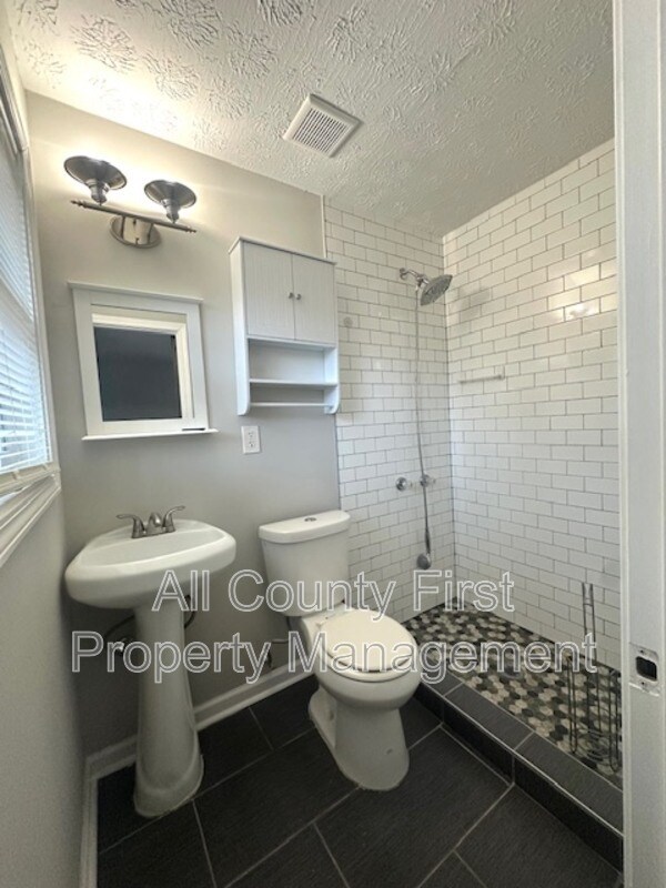 Building Photo - 2975 McGlynn Ct