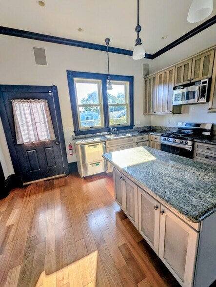 Building Photo - 1418 67th St