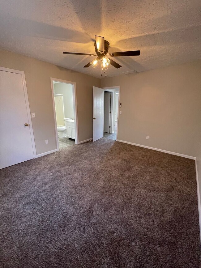 Building Photo - Three Bedroom Single Family Home - West La...
