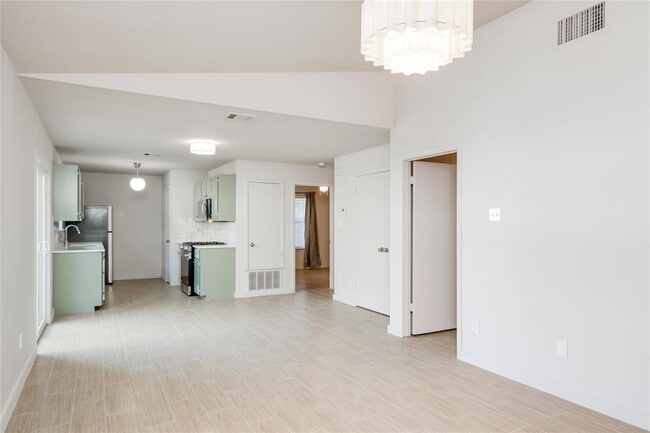 Building Photo - 8110 Willet Trail