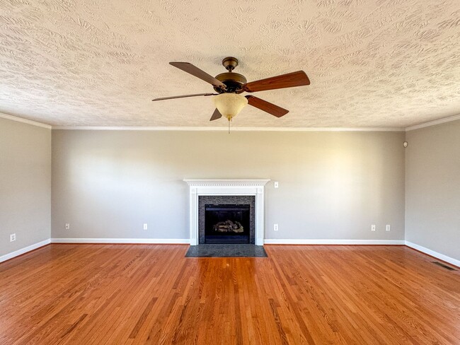 Building Photo - 95 Gloucester Ct