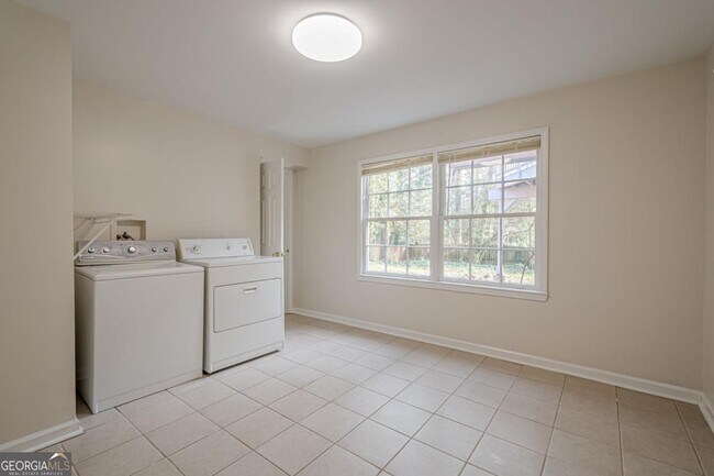 Building Photo - 45 Brandon Ridge Dr NE