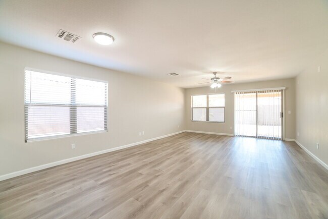 Building Photo - 10529 W Foothill Dr