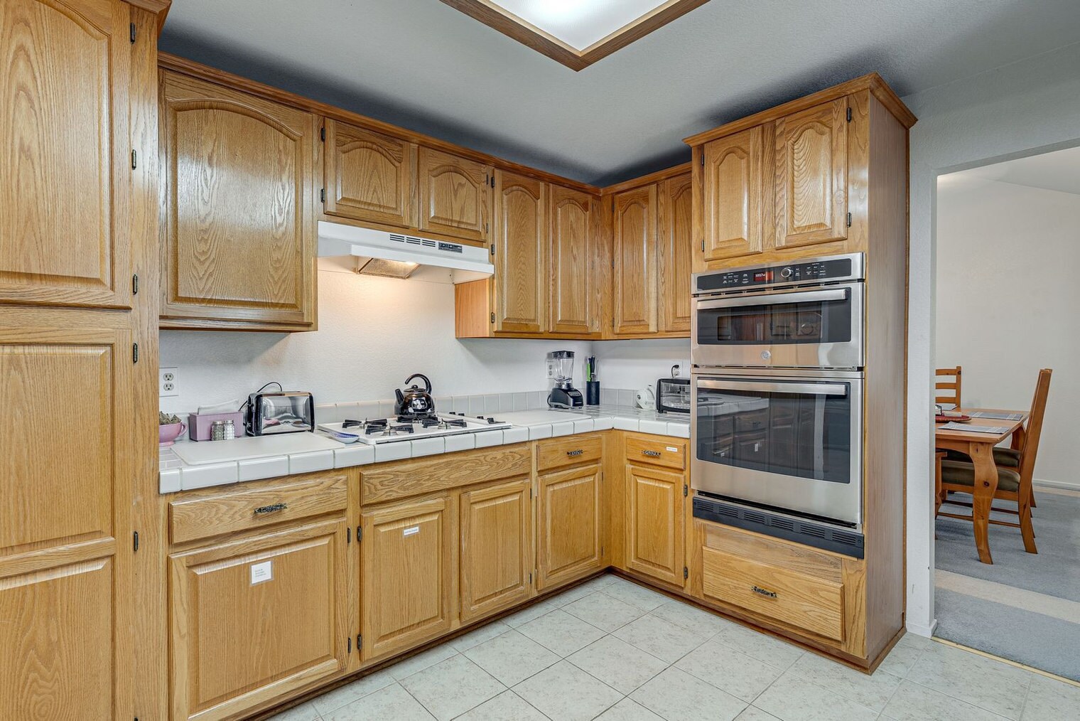 Building Photo - 2033 Silvercrest Dr