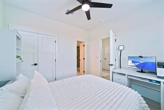 Building Photo - 4736 Amhurst Cir