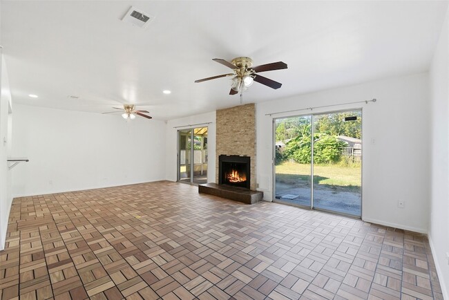 Building Photo - 7138 Mobud Dr